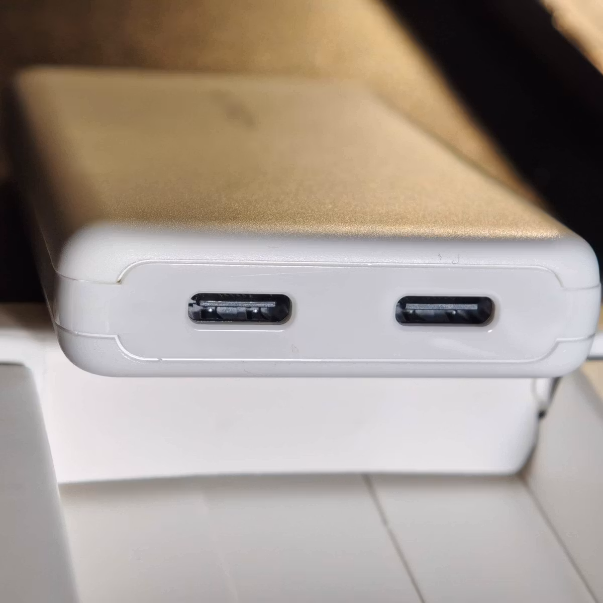 薄型に命かけてる😊？ GaN 70W充電器買ってみた