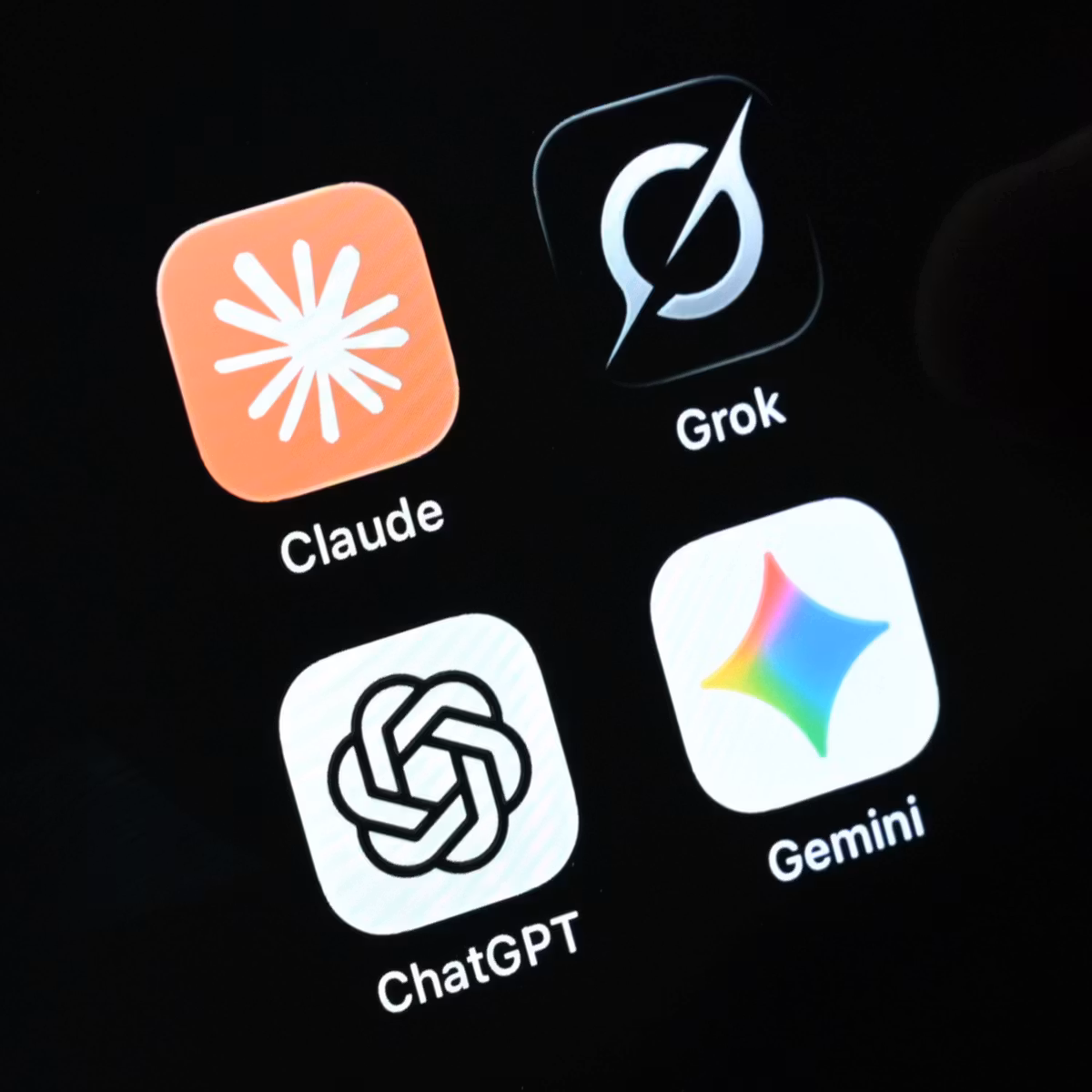 そのAI利用、会社は認めてる？　｢シャドー｣拡大で情報漏えい懸念【NIKKEI Digital Governance × NIKKEI PODCAST】