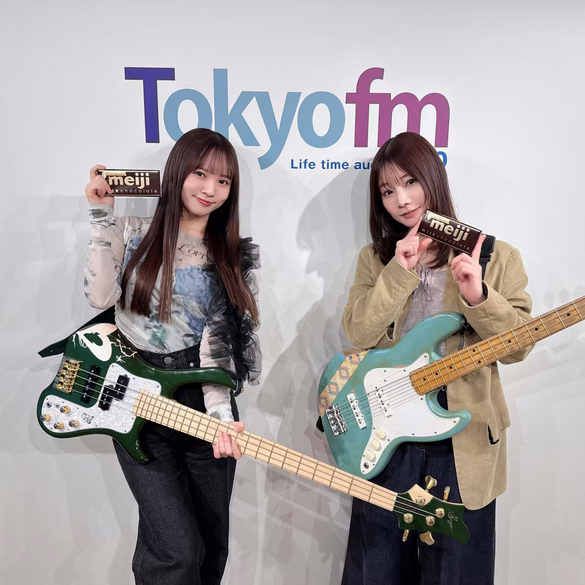 先週に引き続き #SILENTSIREN の #山内あいな さんとお届け❣️「チャイナキッス」をベースミニセッション🎶 #MINAの軽音部