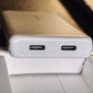 薄型に命かけてる😊？ GaN 70W充電器買ってみた